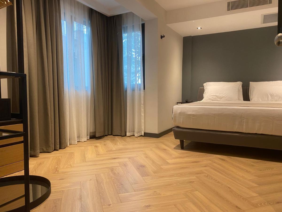Otel In The Middle 3*