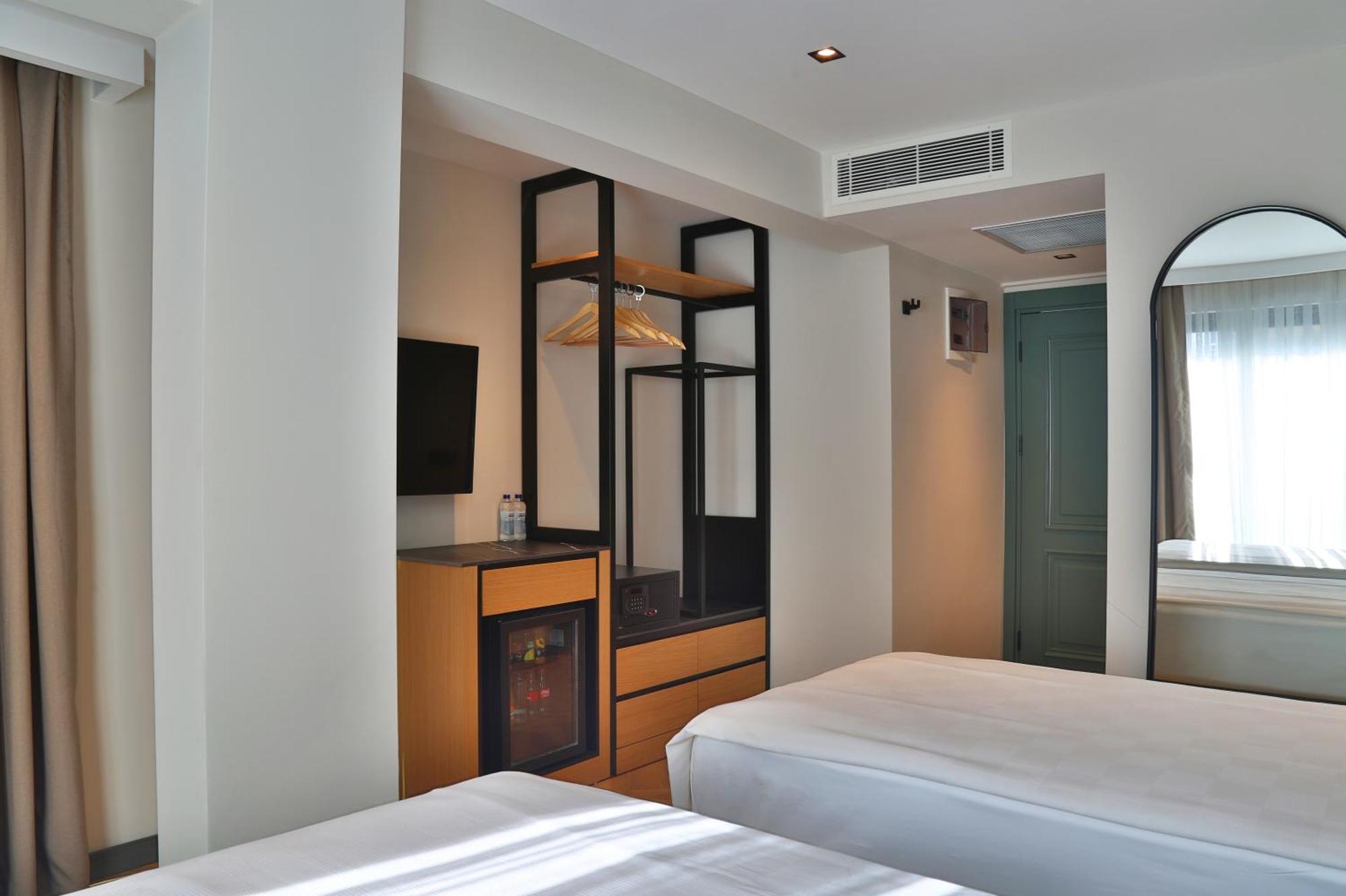 In The Middle Otel 3*