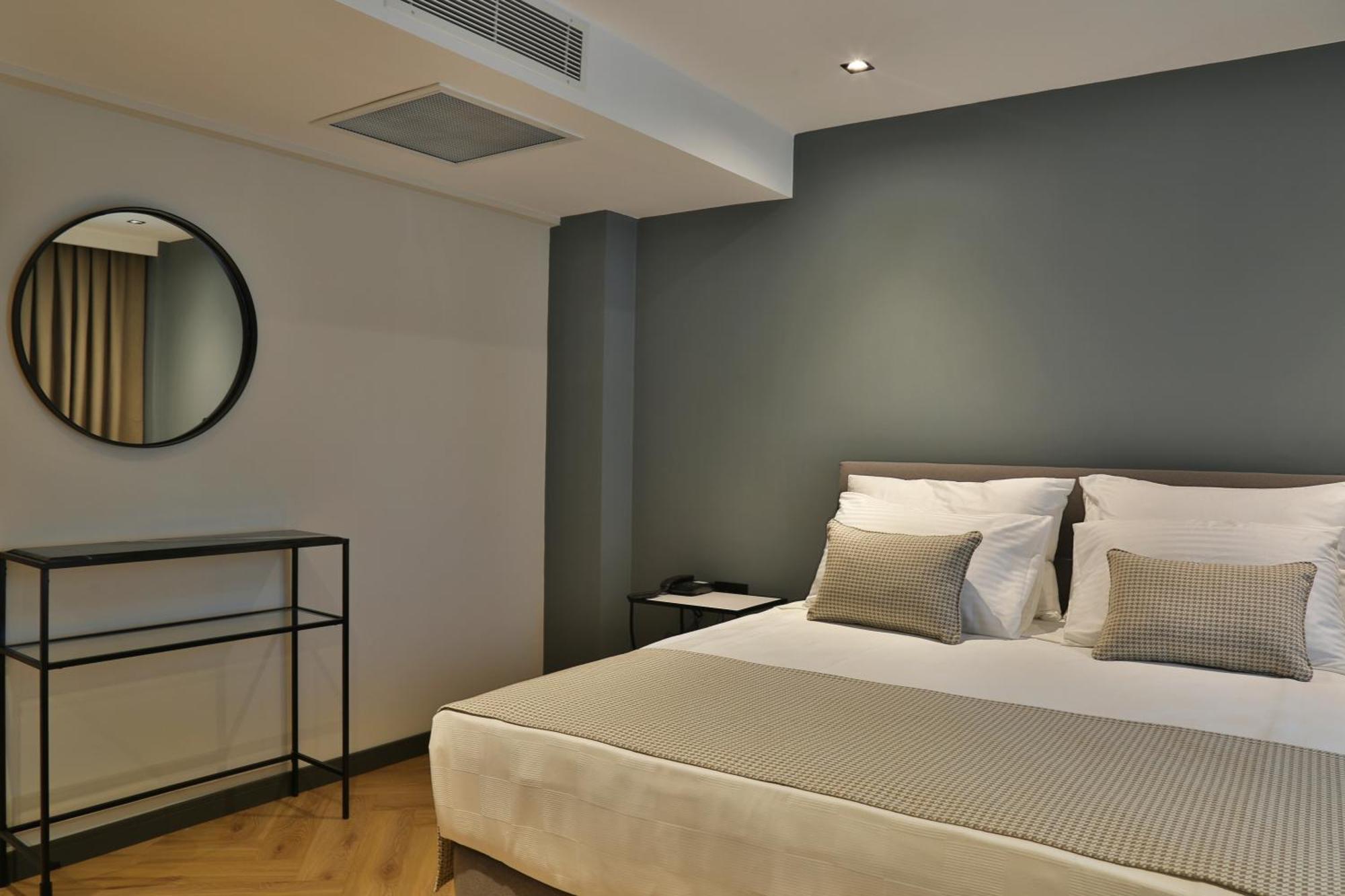 Otel In The Middle 3*