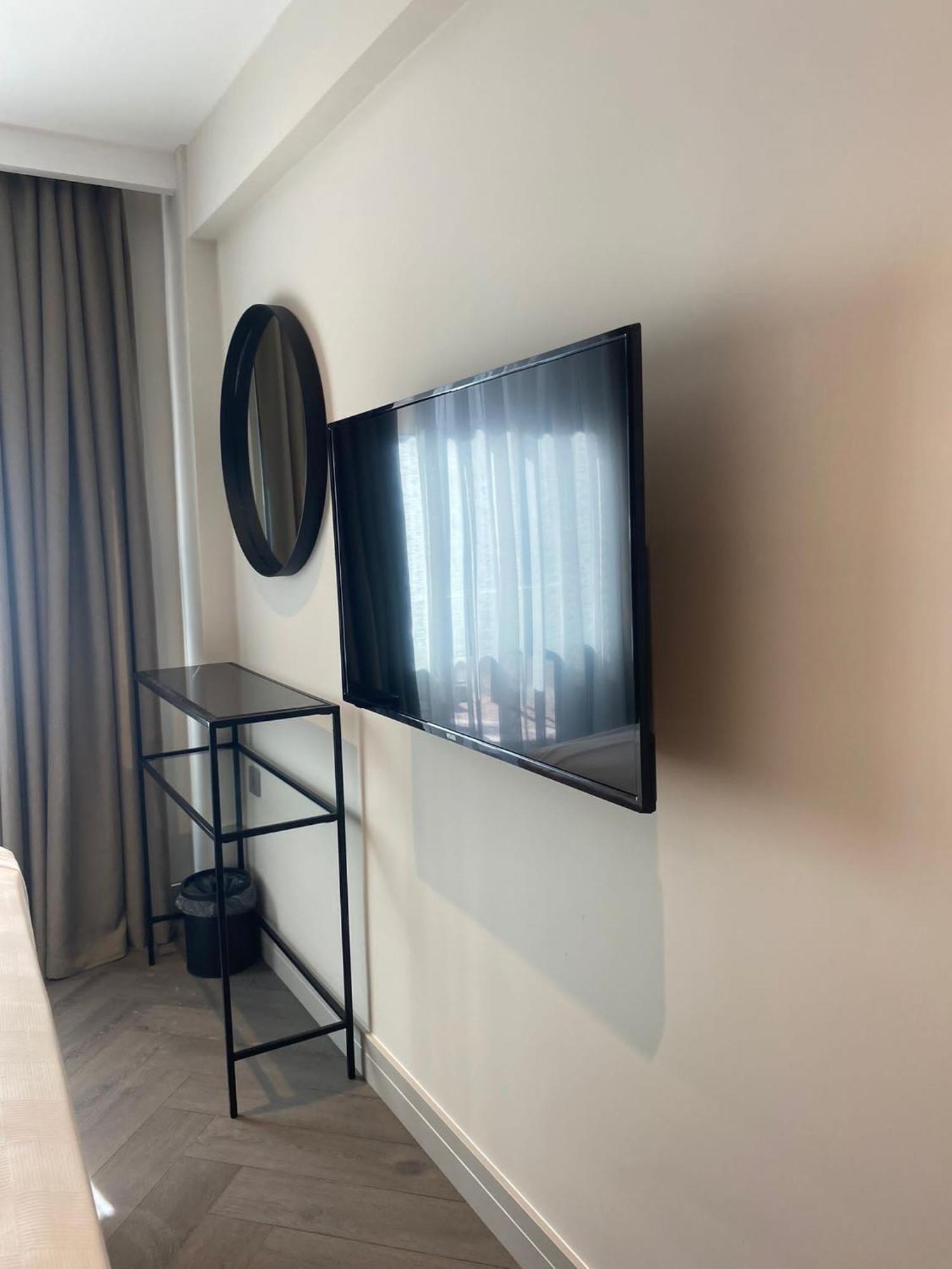 Otel In The Middle 3*