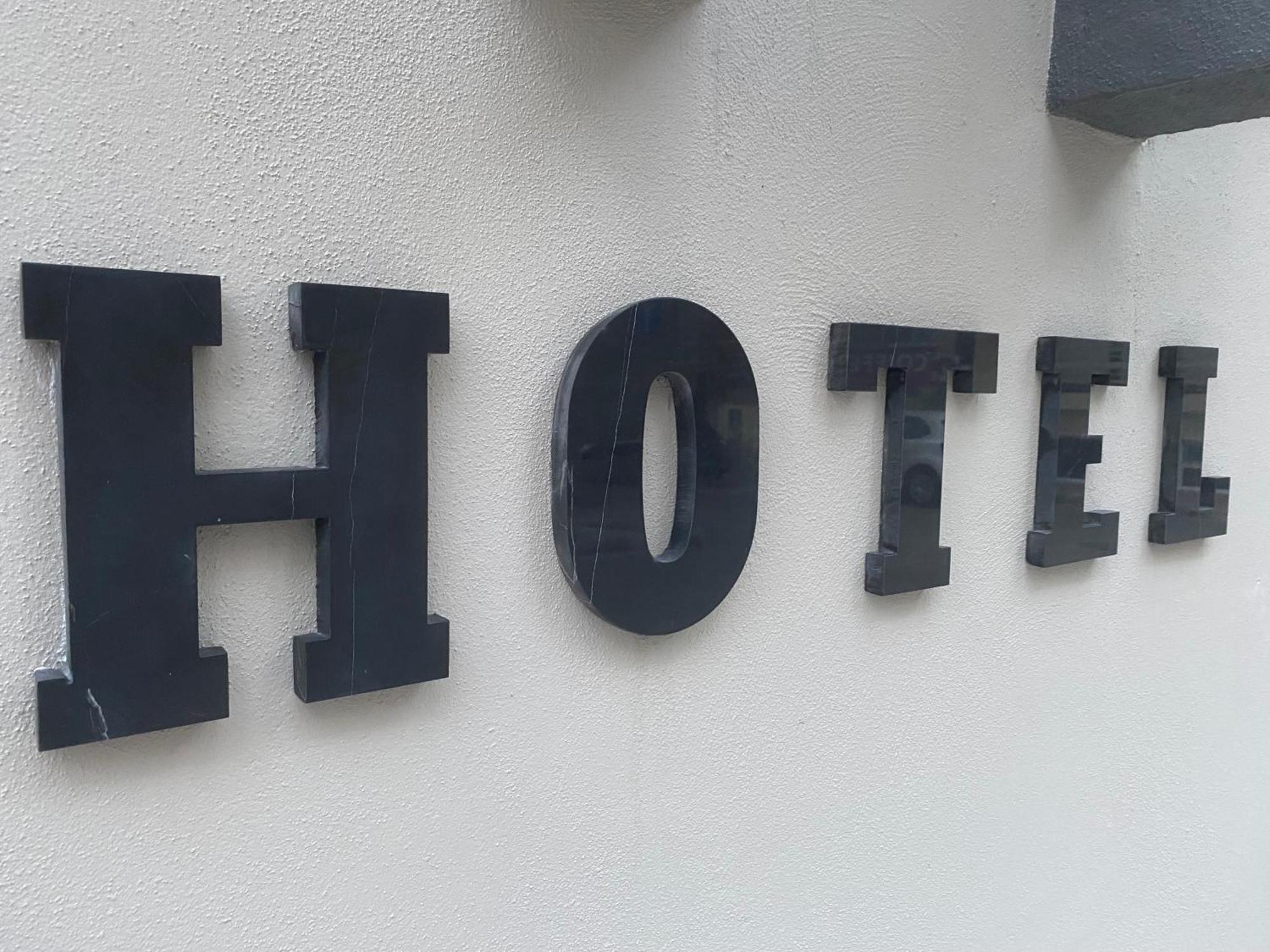 Otel In The Middle 3*