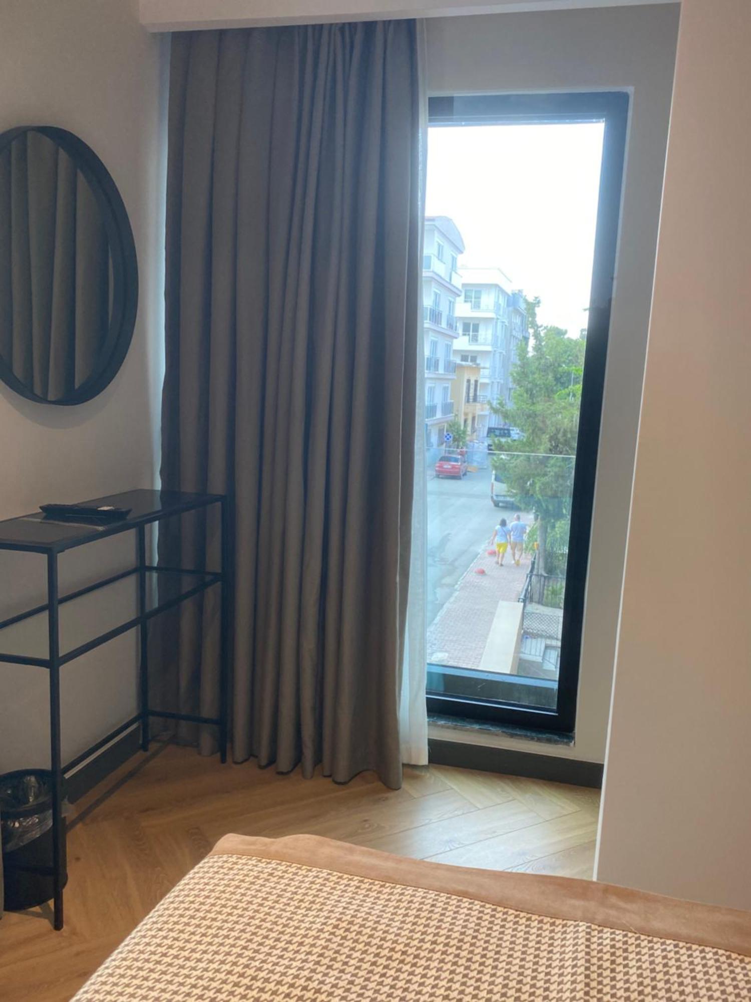 Otel In The Middle 3*