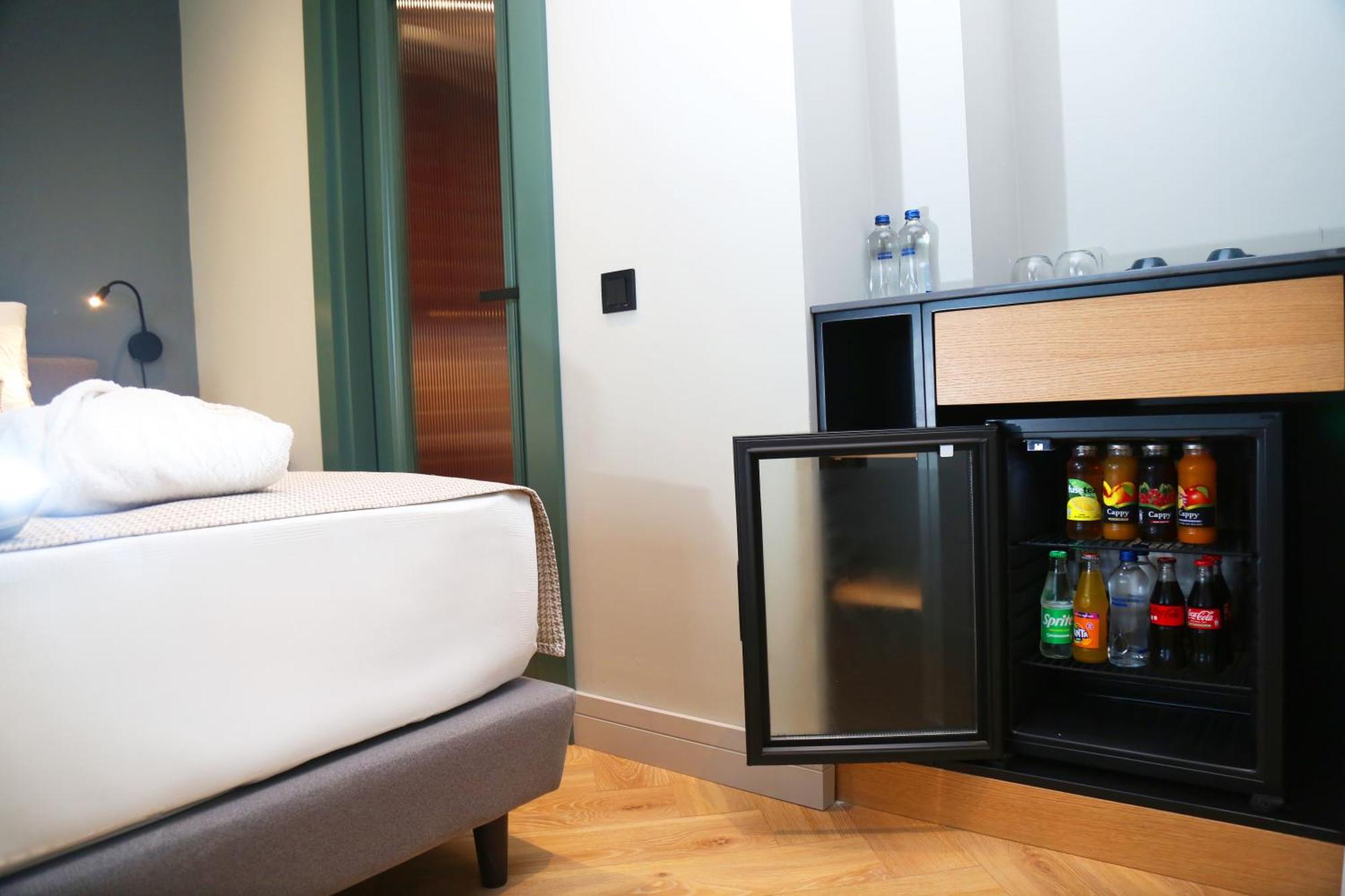 Otel In The Middle 3*